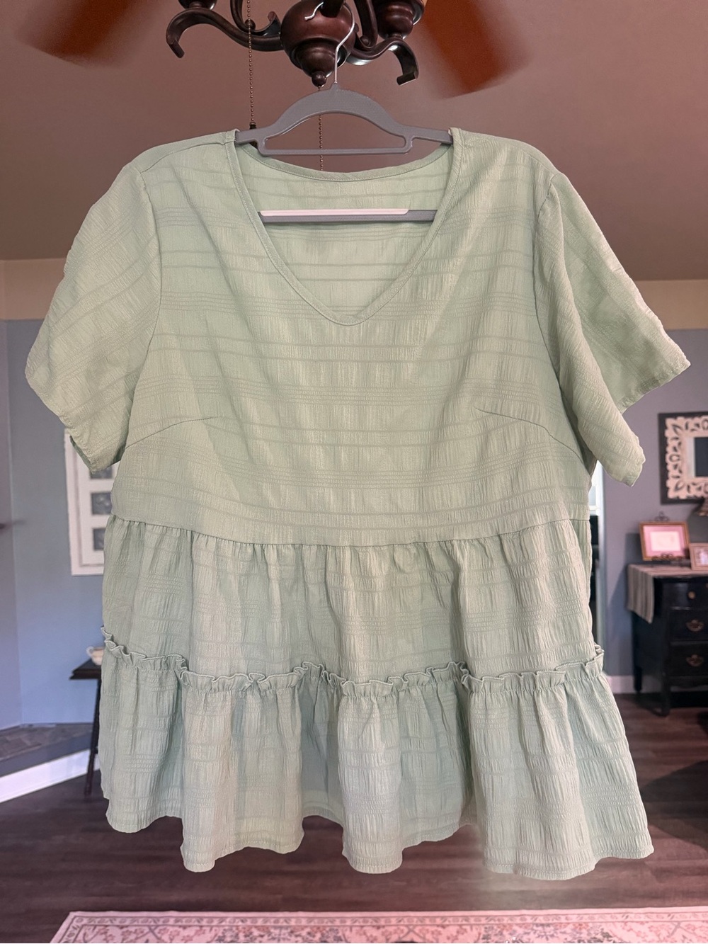 SHEIN Light Green Tiered V-Neck Peplum Tunic